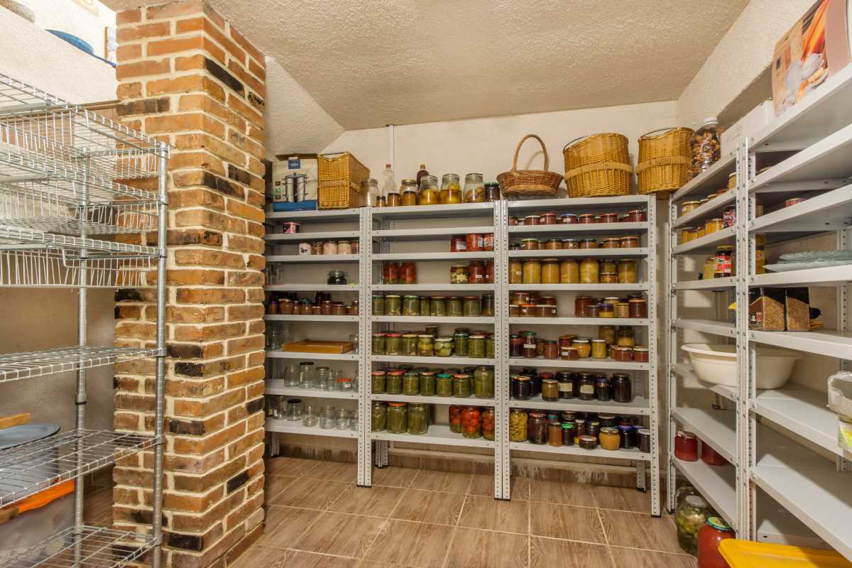 Pantry Organization: Decluttering and Simplifying Your Space